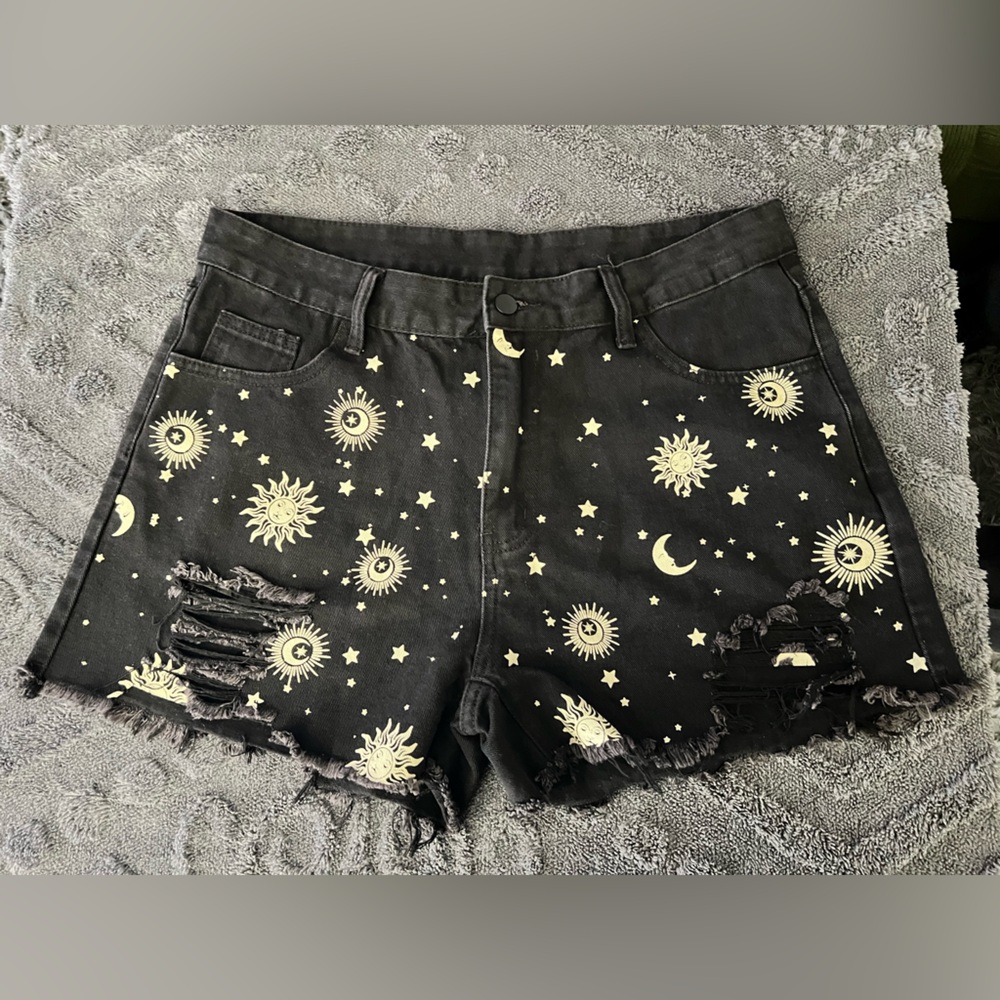 ROMWE Black Denim Sun & Moon Print Distressed Shorts